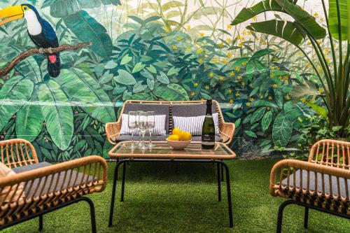 Artistic flat next to Ruzafa Welcome to the Jungle