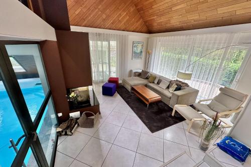 Χώρος καθιστικού στο House with swimming pool near Strasbourg
