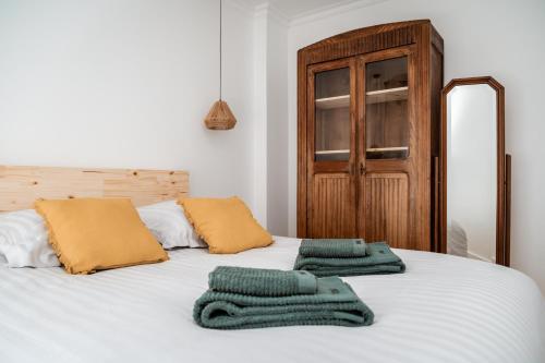 Ένα ή περισσότερα κρεβάτια σε δωμάτιο στο Havre de Paix à Pors Carn à 7 mins à pied de la plage