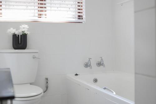Ένα μπάνιο στο Margate Villa del Sol
