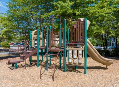 Zona de juegos infantil en Verandas 2123 I Comfortable W A Modern Flair