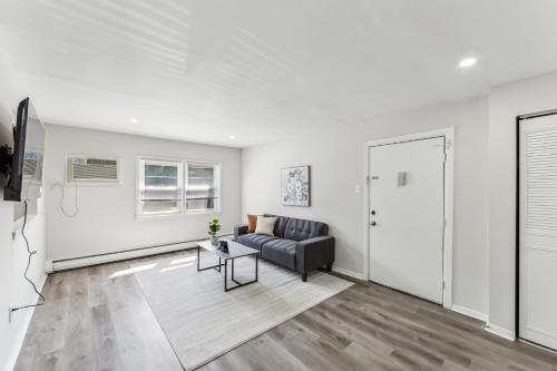 Televisyen dan/atau pusat hiburan di Pine Brook 1111 I State Of The Art 15 Bd Apt