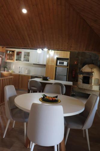 Dapur atau dapur kecil di Cantinho de Paços
