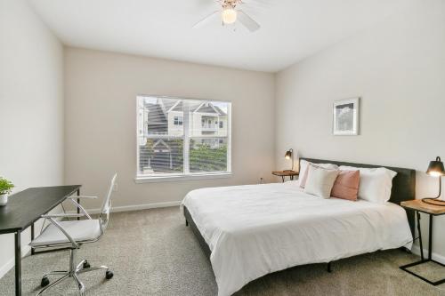 Katil atau katil-katil dalam bilik di Verandas 2325 I Serene Oasis W Modern Convenience