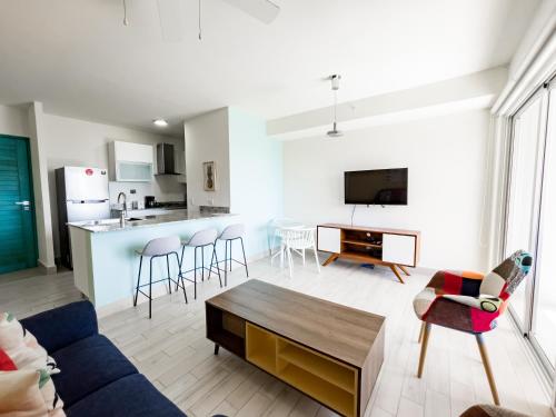Η κουζίνα ή μικρή κουζίνα στο Ventanas del Mar by Playa Caracol Residences