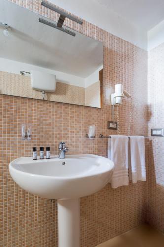 Un baño de Masseria à quaranta - Rooms & Events