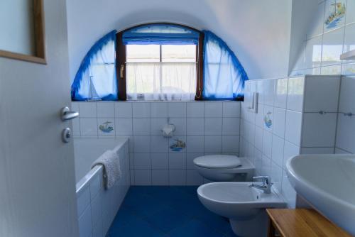 Ένα μπάνιο στο Ferienhaus Schwalbennest
