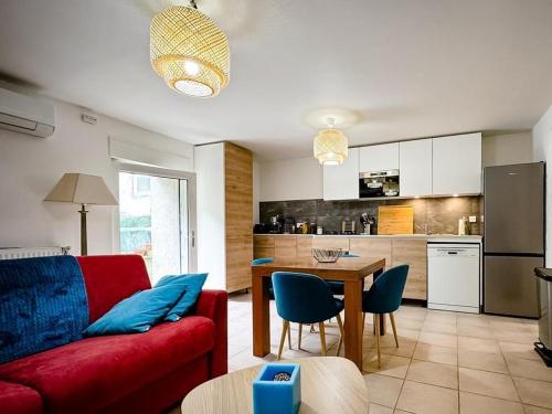 DREAM HOLIDAY 26 - Charmant T2 4 Pers 38m2 - Clim, Wifi, Parking - Sur RN7 au calme - au cœur de Livron sur Drôme à 5Km l'Autouroute Proximité A7