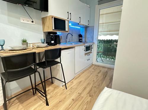 Aristotelous mini studio