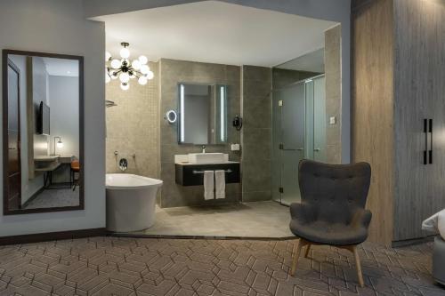 Ένα μπάνιο στο Radisson Lagos Ikeja