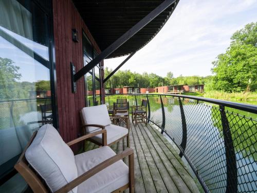 Gallery image of Sunny Bungalow with Pools in Antoing