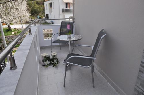 Balkoni atau teres di Green View Apartments