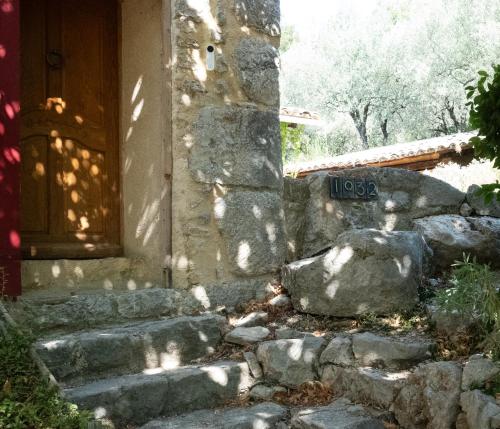 Φωτογραφία από το άλμπουμ του Secluded house with amazing view and swimming pool σε Buis-les-Baronnies