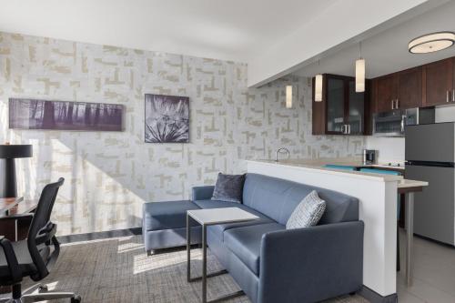 Residence Inn by Marriott The Bronx at Metro Center Atrium Image
