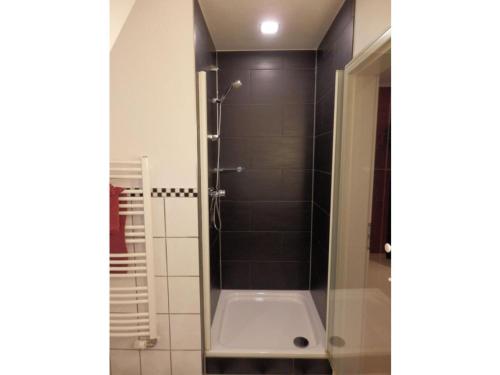 Ένα μπάνιο στο No 3 - Krautsand Comfortable Vacation Home