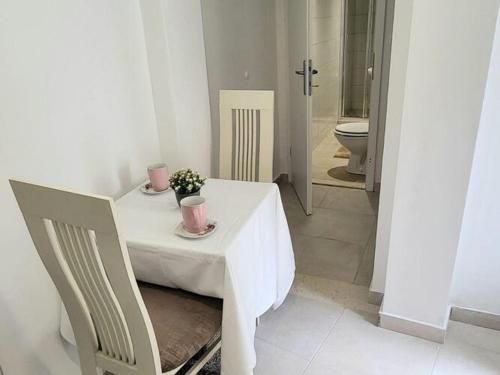 Apartment Dora - Studio Apartment with Terrace