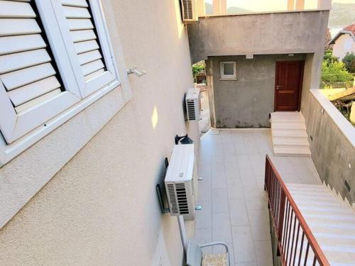 Apartment Dora - Studio Apartment with Terrace