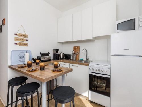 Apartments Sun 4 You - Two Bedroom Apartment with Balcony and Sea View Apartment 2