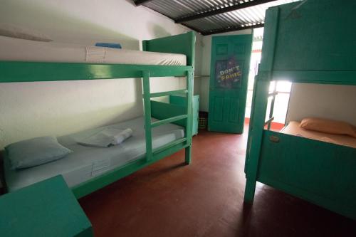 Μία ή περισσότερες κουκέτες σε δωμάτιο στο Hostel Life is Good