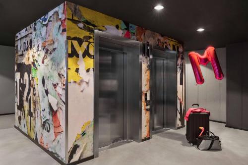 Фотография из галереи Moxy Hamburg Altona в Гамбурге