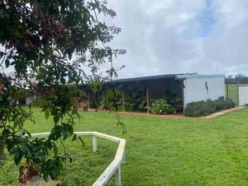 Taman di luar DONN4254S2 - Wilga Farm Stay - Shearer's Shack Camping - double