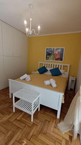 Aristi Apartment by the Music Hall