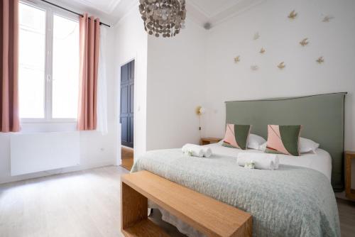 GuestReady - A classic touch of Parisian glamour