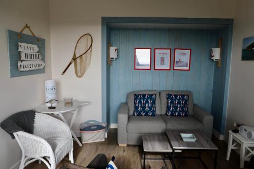 Villa facing sea and beach 7 pers 1 baby