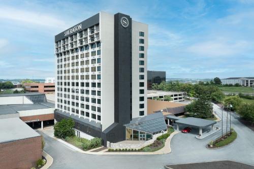 an aerial view of the sutton hotel at Sheraton Westport Plaza in Maryland Heights
