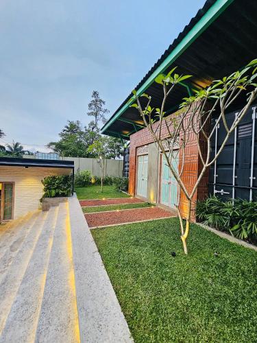 Jardín al aire libre en Container Villa Luxury Collection