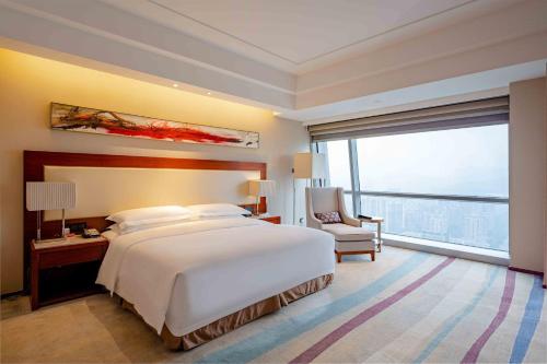 Postel nebo postele na pokoji v ubytování Crowne Plaza Wuxi Taihu by IHG