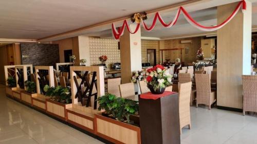 Restaurace v ubytování Grand Dian Hotel Slawi