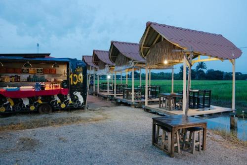 Výhled na řeku, která protéká v blízkosti hotelu
