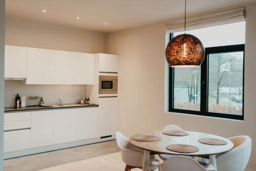 Kuchyň nebo kuchyňský kout v ubytování Modern home near Ghent - Easy Access, Ideal Living
