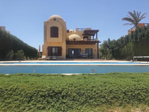 Villa, with heated Pool and Lagoon