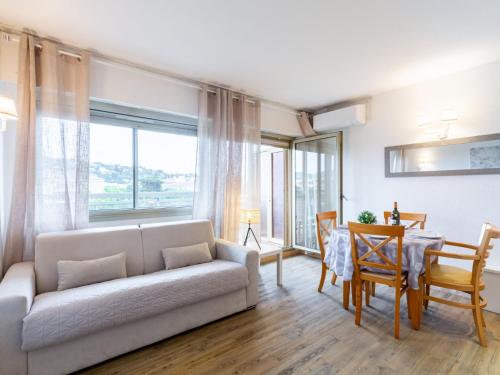 Apartment Les Platanes-3 by Interhome