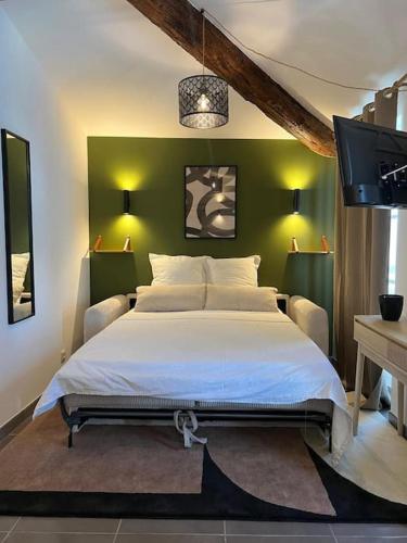 Photo de la galerie de l'établissement vert de saxe climatisé, à Nîmes