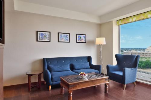 Χώρος καθιστικού στο Fairfield by Marriott Jodhpur