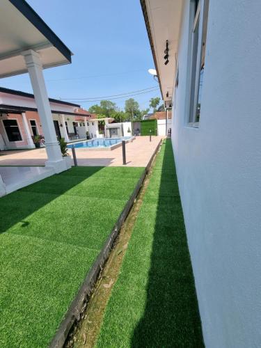 Bangunan di mana terletaknya rumah percutian
