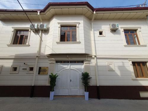 Shaxboz Guest House