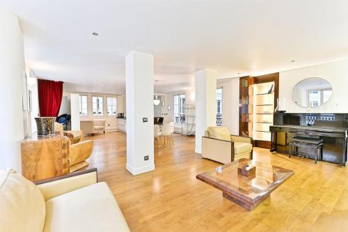 Appartement prestigieux et lumineux de 150m2 - II