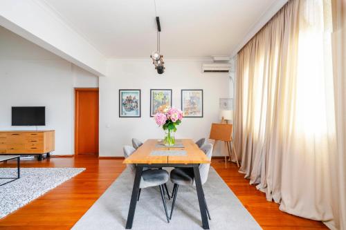 Charming 2BD Apartment in the Heart of the City by Flat Mаnager