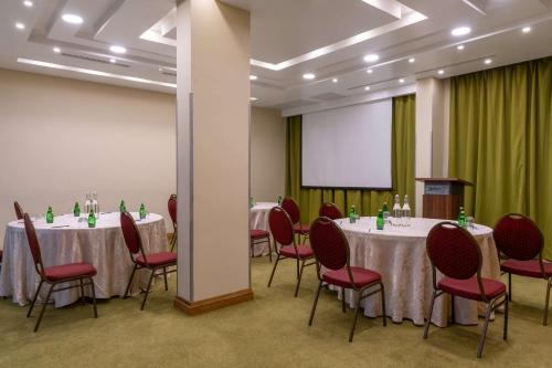 Zona business o sala de conferencias en Radisson Blu Anchorage Hotel