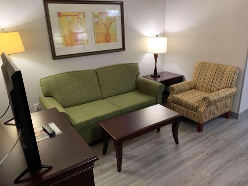 Country Inn & Suites by Radisson, Jacksonville West, FL Image