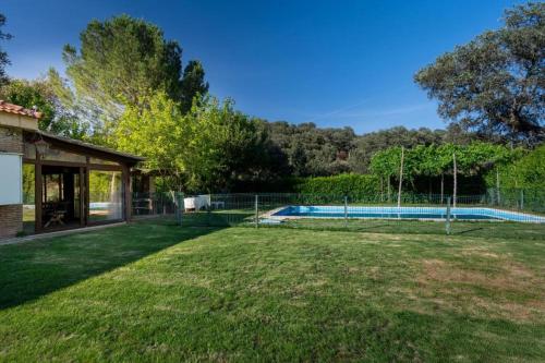 Πισίνα στο ή κοντά στο casa rural Ribera del Hueznar