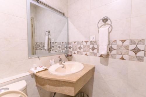 Un baño de Hotel One Jinnah, Islamabad