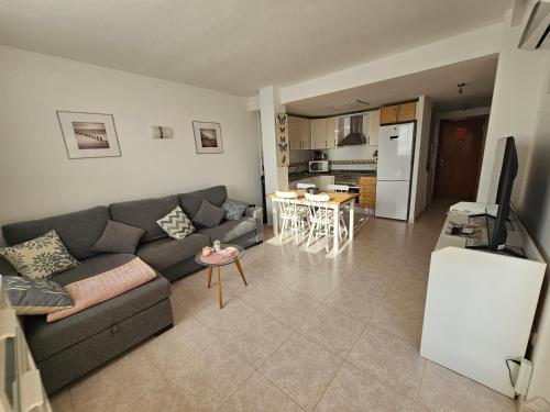 ACOGEDOR APARTAMENTO CON TERRAZA Y VISTAS AL JARDIN