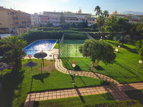 ACOGEDOR APARTAMENTO CON TERRAZA Y VISTAS AL JARDIN