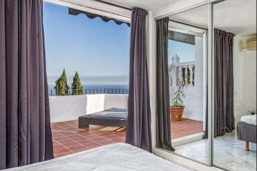 103-Penthouse Apartment, Stunning views, Marbella