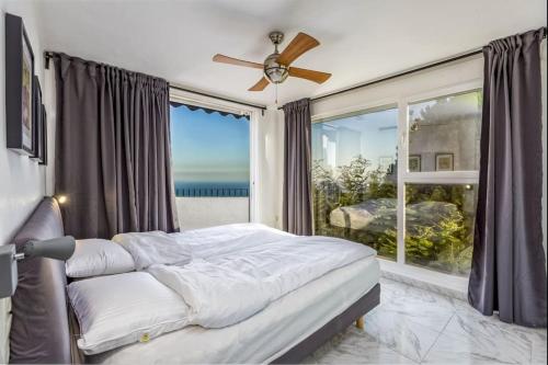 103-Penthouse Apartment, Stunning views, Marbella